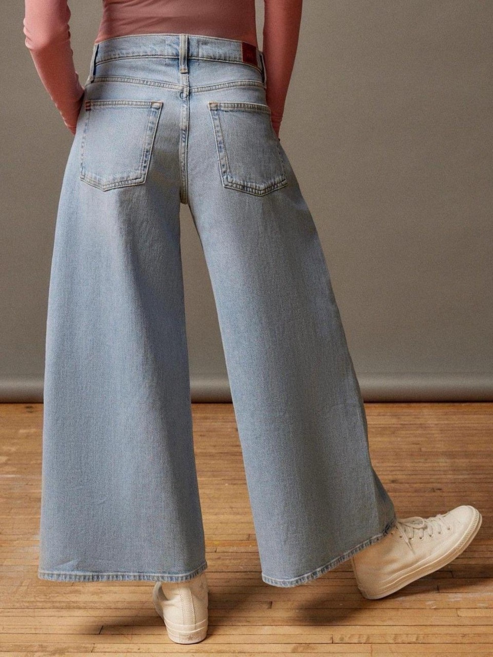 BDG Joey Wide Leg Light Blue Women’s Jeans size 27 size small